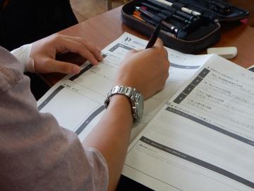 市職員による講座に参加する生徒のようす2