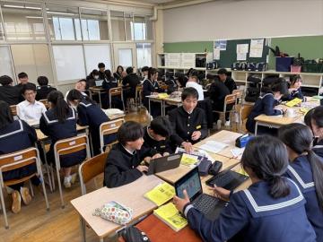 班別行動の計画をたてている様子