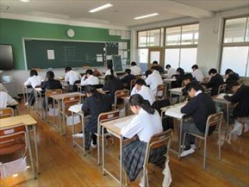 実力考査に臨む生徒たちの様子