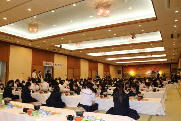 夕食会場