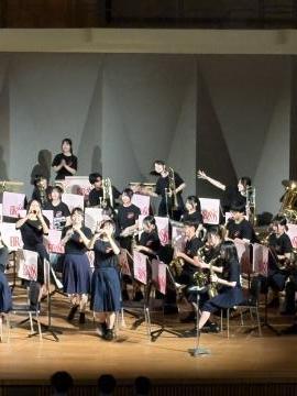 令和8年度オープンハイスクールで演奏する様子6