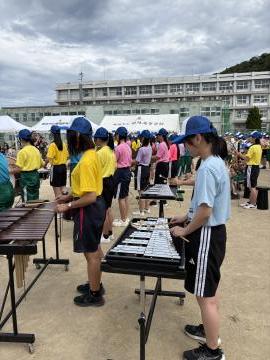 令和8年度体育祭で演奏する様子5