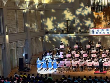 令和8年度姫高祭で演奏する様子3