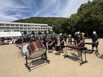 令和8年度体育祭で演奏する様子2