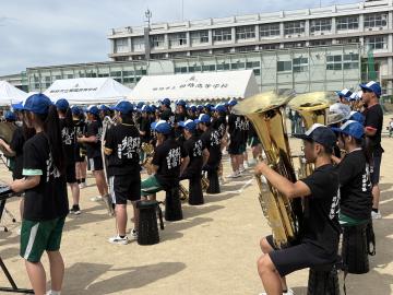 令和8年度体育祭で演奏する様子6