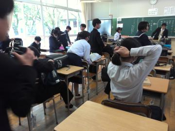 休み時間の3年1組の生徒のようす