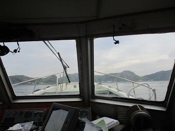 船に乗って西島へ出向
