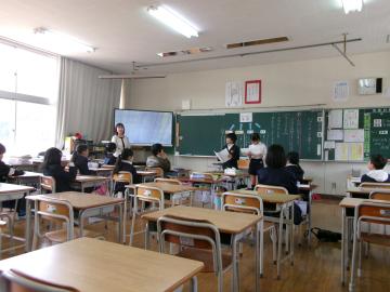 4年生の授業参観の様子