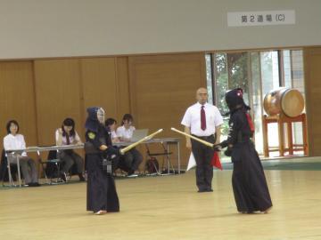 男子個人戦に出場する生徒の様子