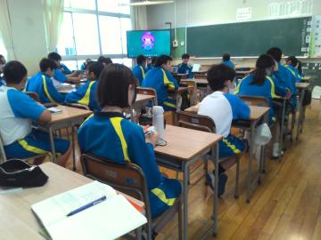 2年1組が学習しているようす