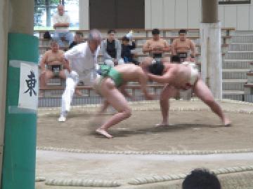 個人戦で試合をする選手の様子