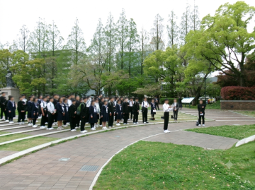 原爆落下中心地にて平和を祈念