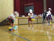 障害物リレーの様子1