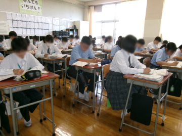 1年1組での国語の授業の様子