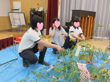 笹飾りを飾っている写真