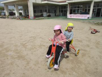 三輪車でお出かけ