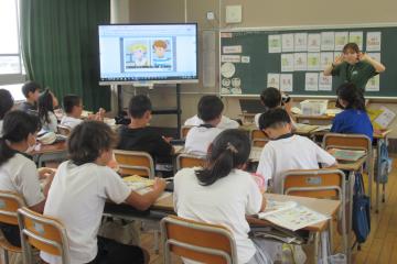 5年生外国語の授業の様子