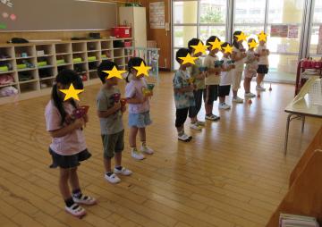 4歳児・5歳児一緒にミュージックベルに取り組んでいます