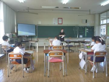 2年生が授業をしている様子