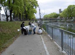 河川清掃の画像その3