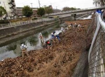 清掃活動（ニノ切橋）の様子