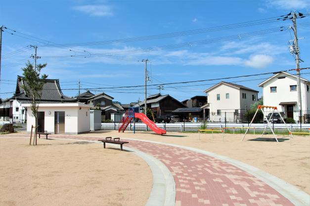 山崎中央公園（遊具、トイレ）