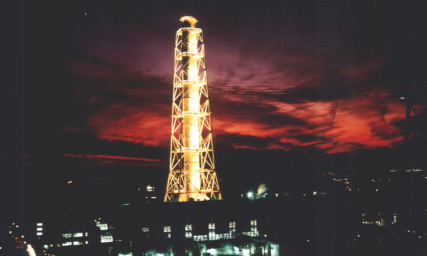 関西電力株式会社姫路第一発電所工作物（煙突照明）等の写真
