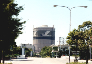 新日本製鐵株式会社広畑製鐵所15万立方メートルガスホルダーの写真