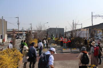 山陽電鉄西飾磨駅北側ロータリーの写真