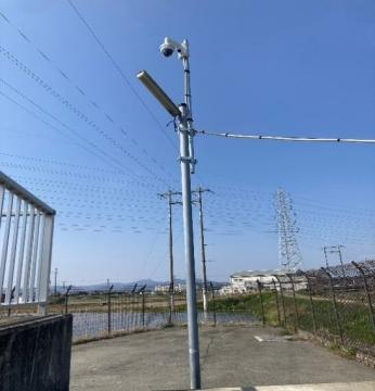 WEBカメラを活用した市管理河川排水施設の遠隔監視技術検証の様子を撮影した画像（1）