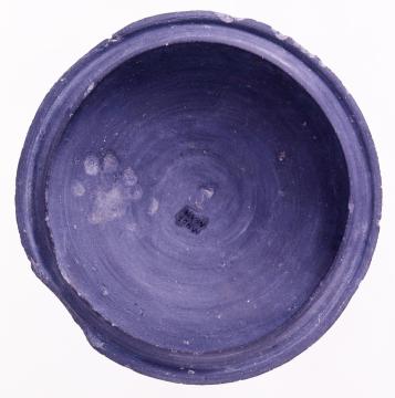 見野古墳群6号墳から出土した足跡のついた須恵器の写真