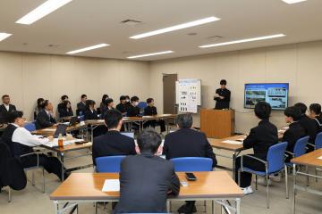 市長と高校生の意見交換会の様子3