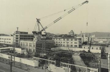 市民会館工事全景（昭和49年12月）